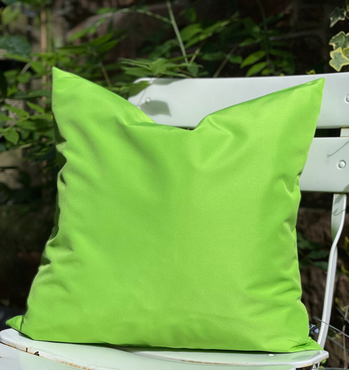 light-lime-green-canvas-outdoor-cushion-lulu-interiors